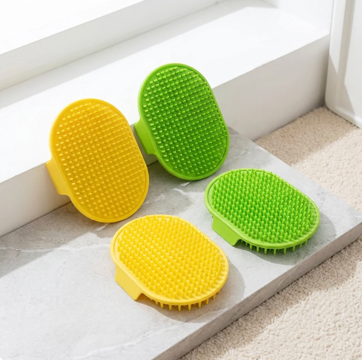 ScratchEase Cat Brush